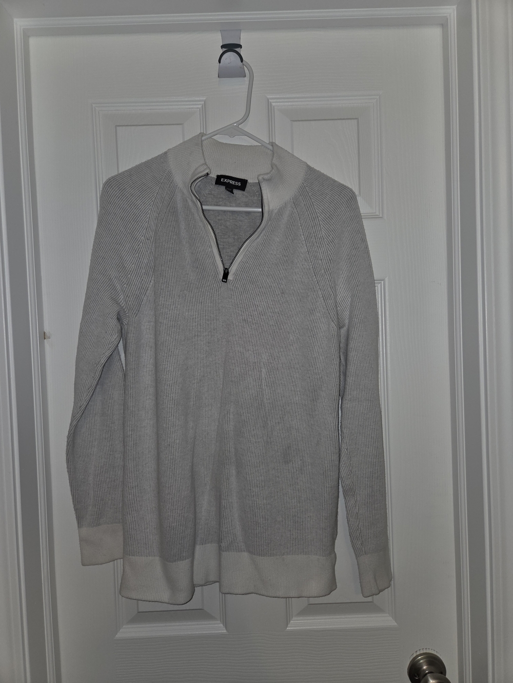 Express Men’s Light Gray Zip-Neck Ribbed Sweater